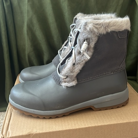 Brand New Sperry Maritime Repel Grey Slip On Rain Duck Boots Faux Fur Suede - Picture 5 of 16